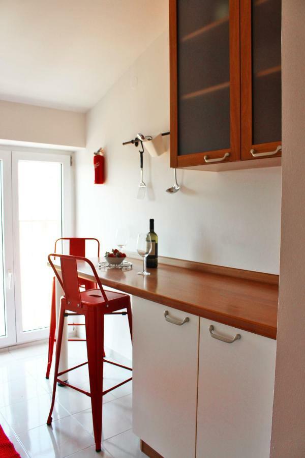 Sunny Corner In City Center With Free Parking Apartment Pula Luaran gambar