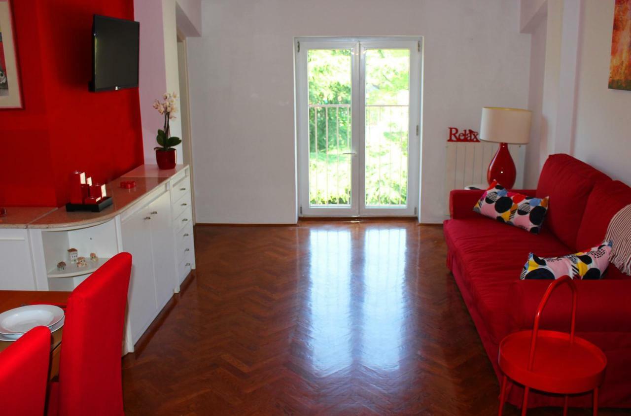 Sunny Corner In City Center With Free Parking Apartment Pula Luaran gambar